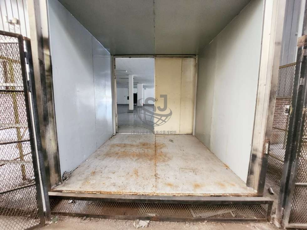 경기 시흥시 정왕동 즉시입주, 화물엘베, 전력충분, 별도사무실 월세 매물번호 12360 사진 3