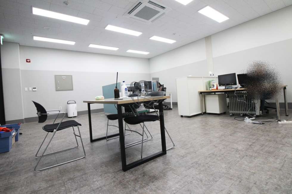 경기 안산단원구 신길동 지식산업센터, 역세권, 컨디션좋음, 편의시설좋음 매매 매물번호 11700 사진 1