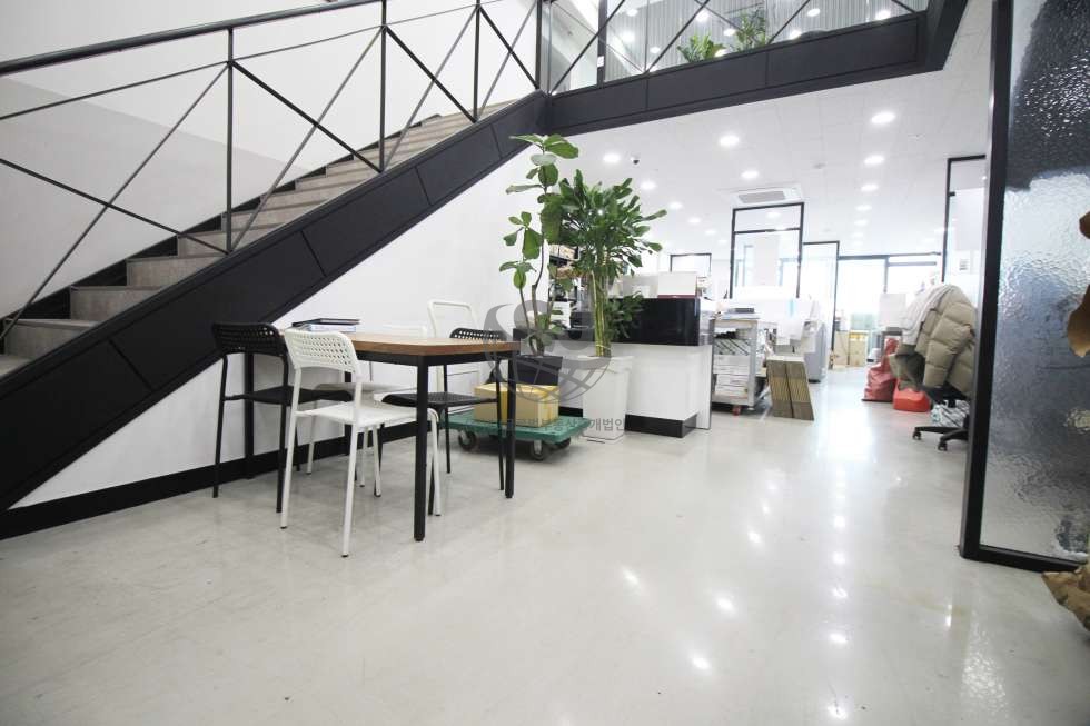 경기 안산단원구 신길동 인테리어좋음, 복층구조, 역세권, 드라이브인 매매 매물번호 11047 사진 4
